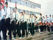 Okul Bandosu Cumhuriyet Bayramı tören alanına gidişi. Yıl 1988